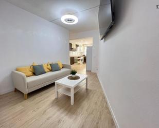 Sala d'estar de Apartament de lloguer en  Valencia Capital amb Aire condicionat, Moblat i Forn
