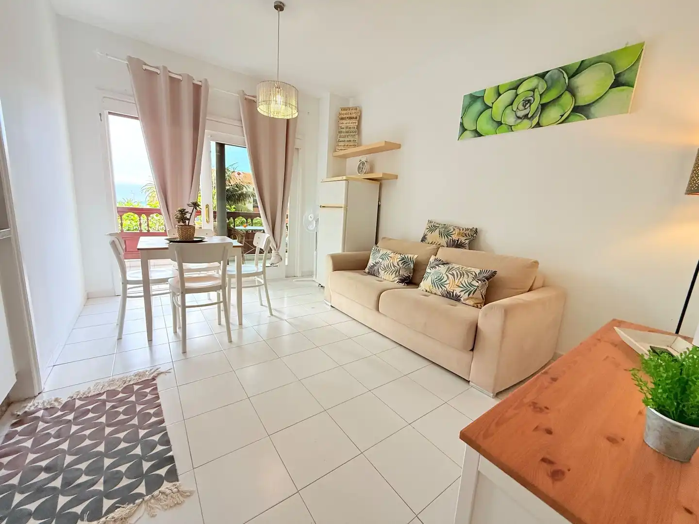 Sala d'estar de Estudi en venda en Puerto de la Cruz amb Terrassa i Moblat