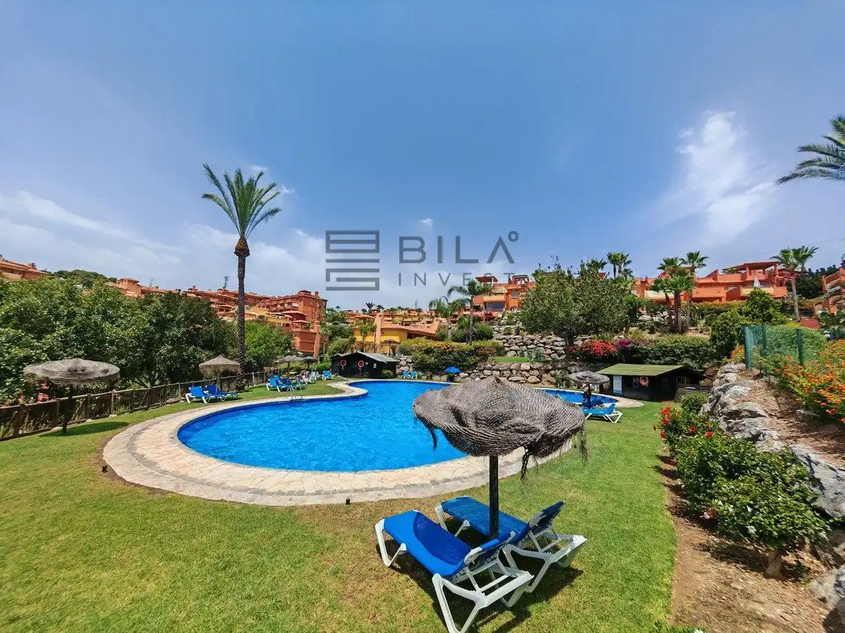 Flat with pool for sale in Urb. Reserva de Marbella, imagen 2