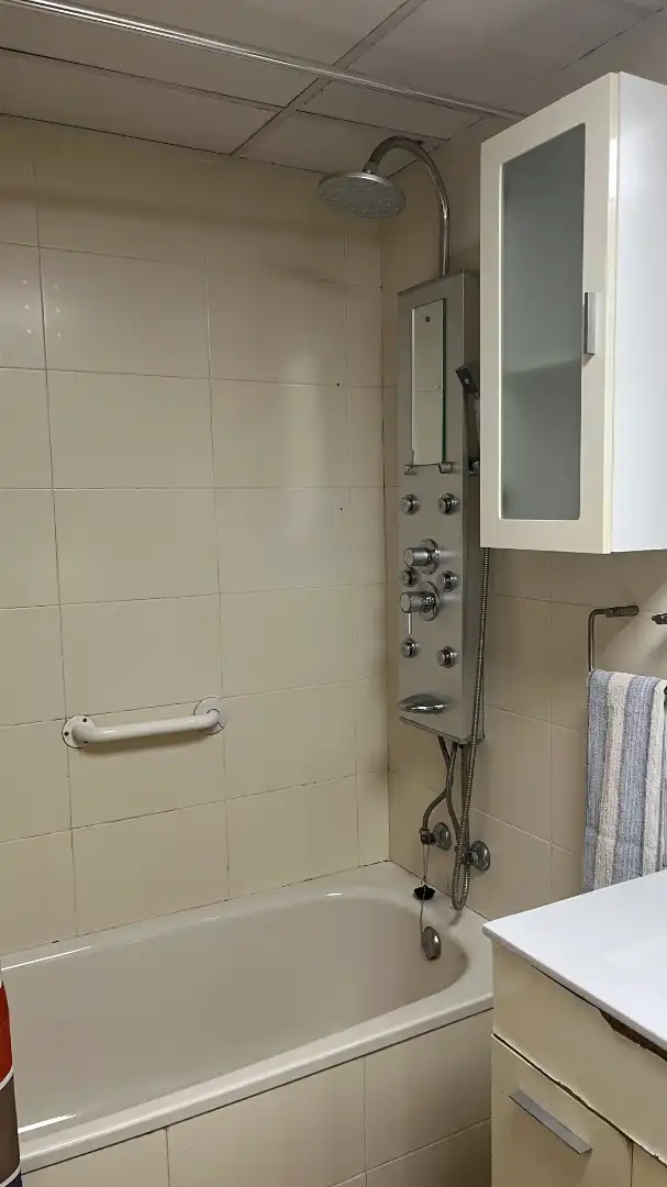 Bathroom of Flat for sale in Benetússer  with Air Conditioner, Heating and Oven