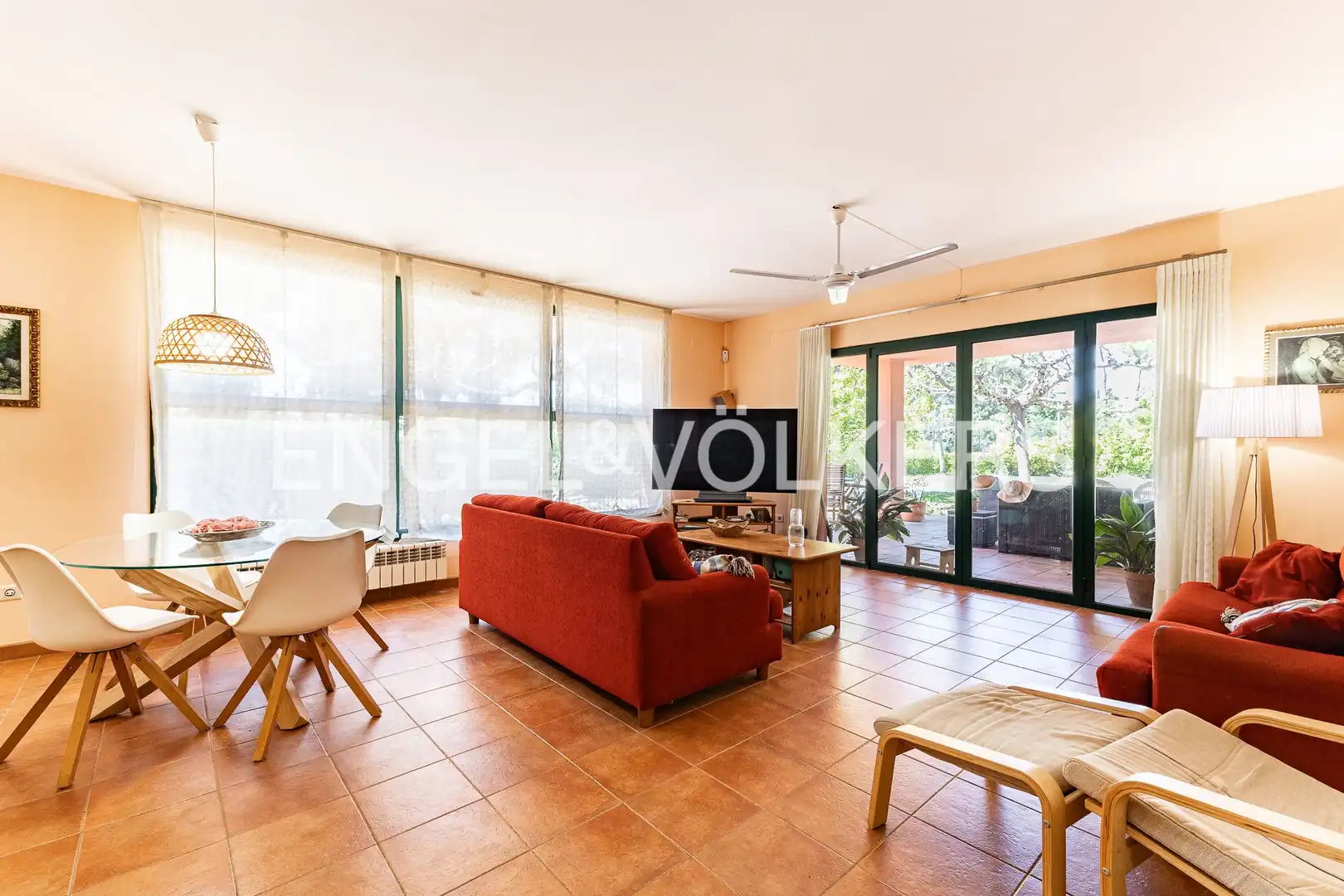 Sala d'estar de Casa o xalet en venda en Tarragona amb Calefacció, Jardí privat i Terrassa