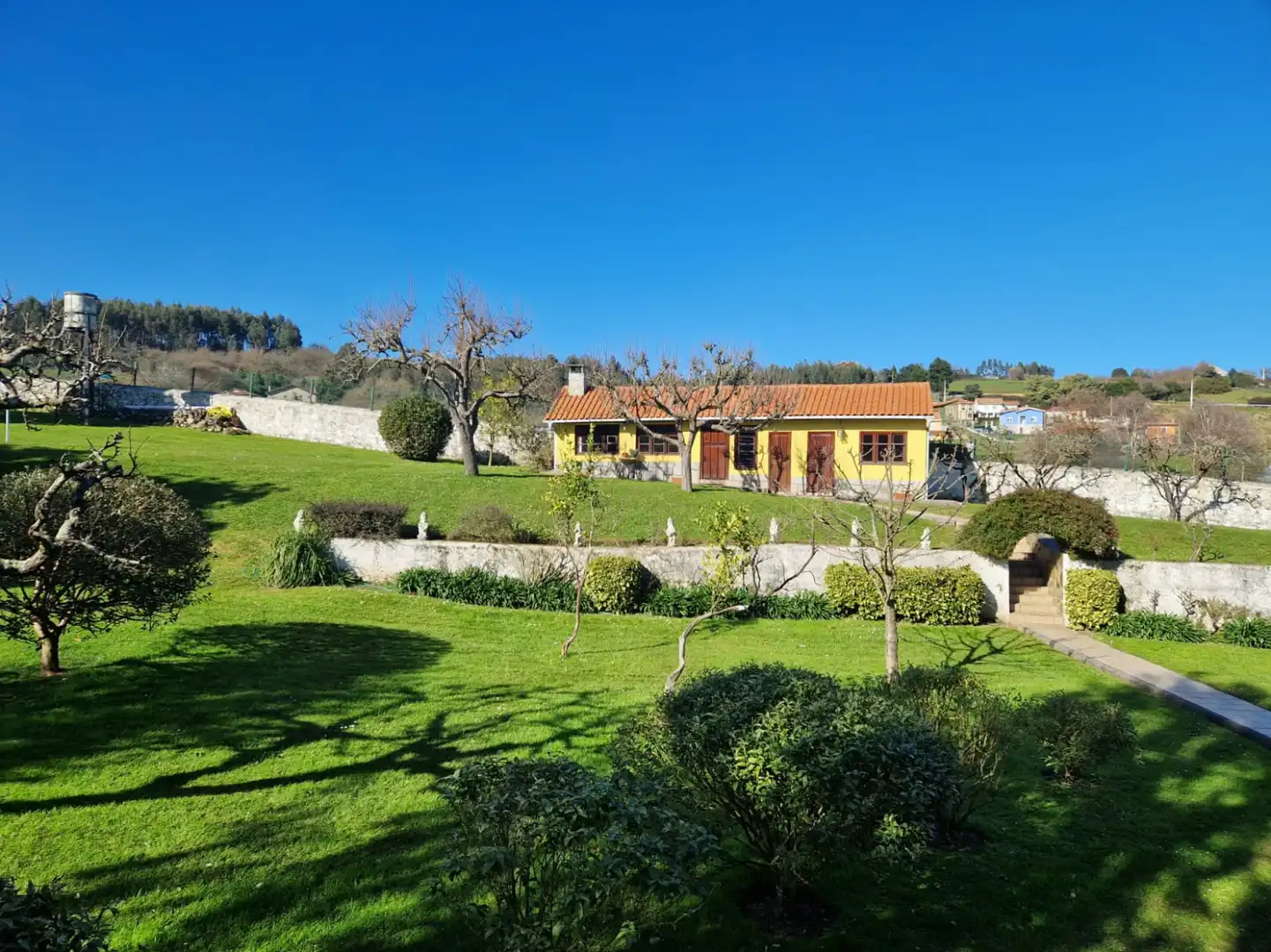 Jardí de Casa o xalet en venda en Castrillón amb Calefacció, Terrassa i Traster