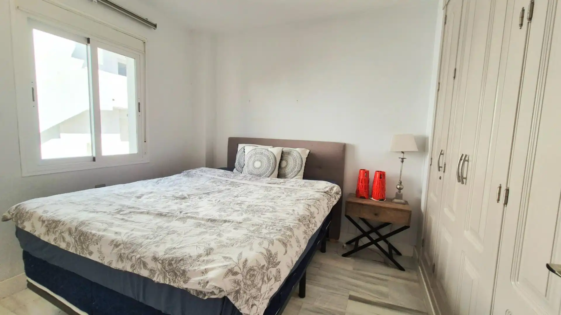 Dormitori de Apartament en venda en Nueva Andalucía