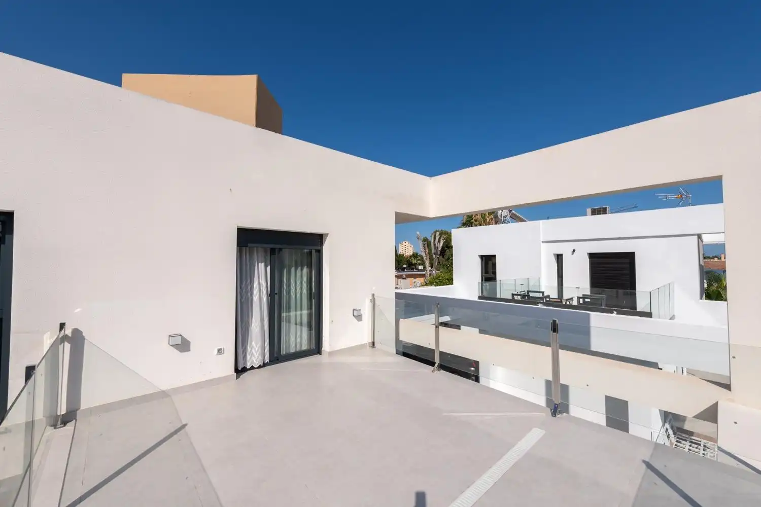 Terrasse von Haus oder Chalet zur Miete in El Campello mit Klimaanlage, Privatgarten und Terrasse
