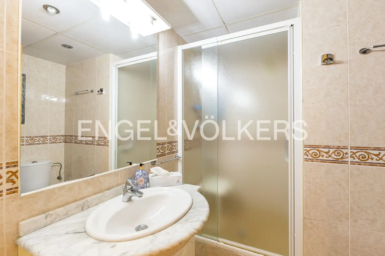 Bathroom of Flat for sale in Vilanova i la Geltrú  with Air Conditioner, Heating and Terrace