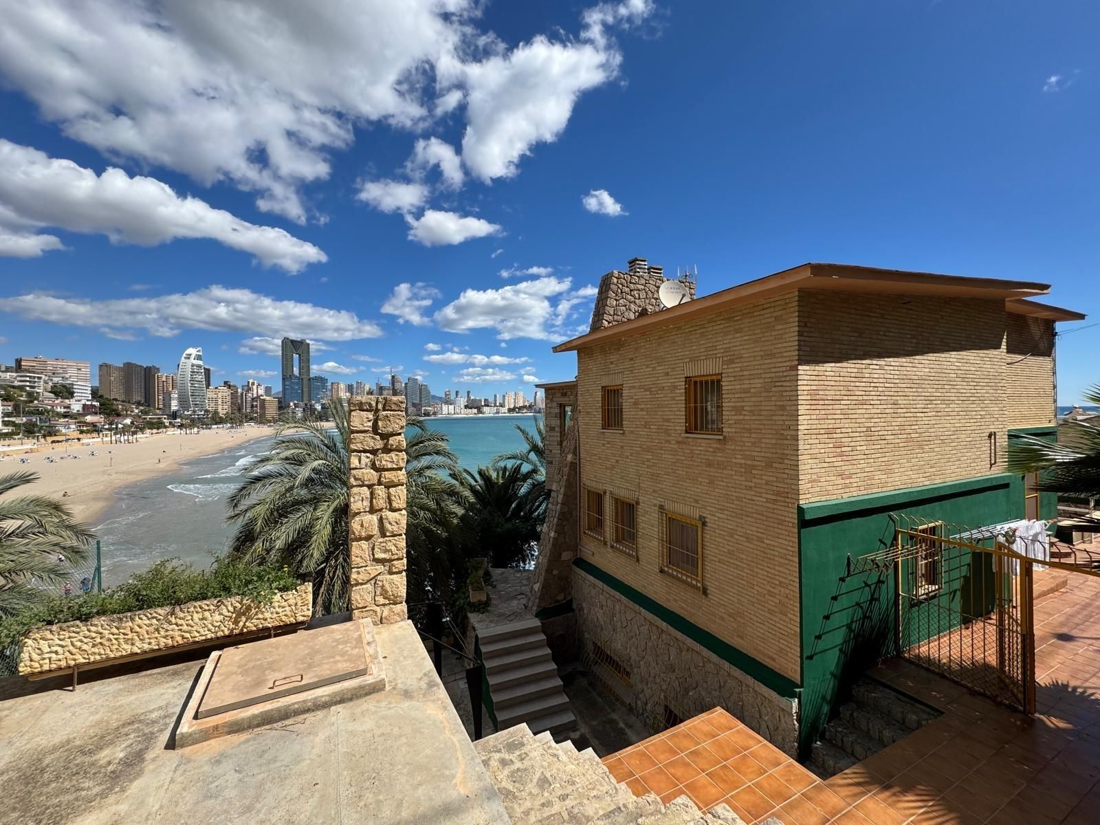 Exterior view of House or chalet for sale in Benidorm  with Air Conditioner, Heating and Private garden