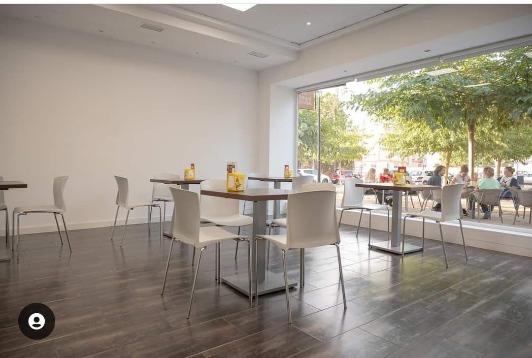 Premises for sale in  Granada Capital  with Air Conditioner