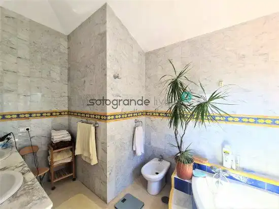 Bathroom of Country homes for sale in Sotogrande  with Heating, Private garden and Swimming Pool