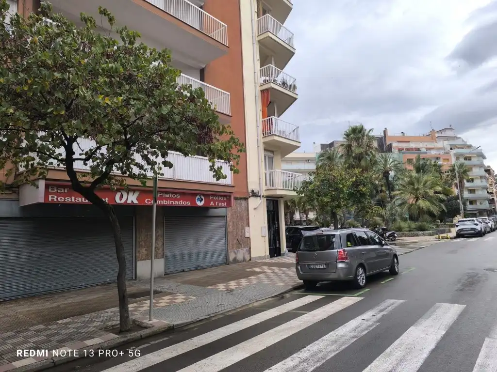 Local comercial en venta en Avenida Montserrat, imagen 3