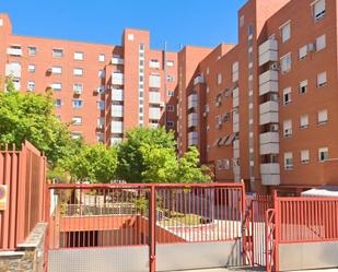 Vista exterior de Pis en venda en  Madrid Capital amb Jardí privat i Piscina comunitària
