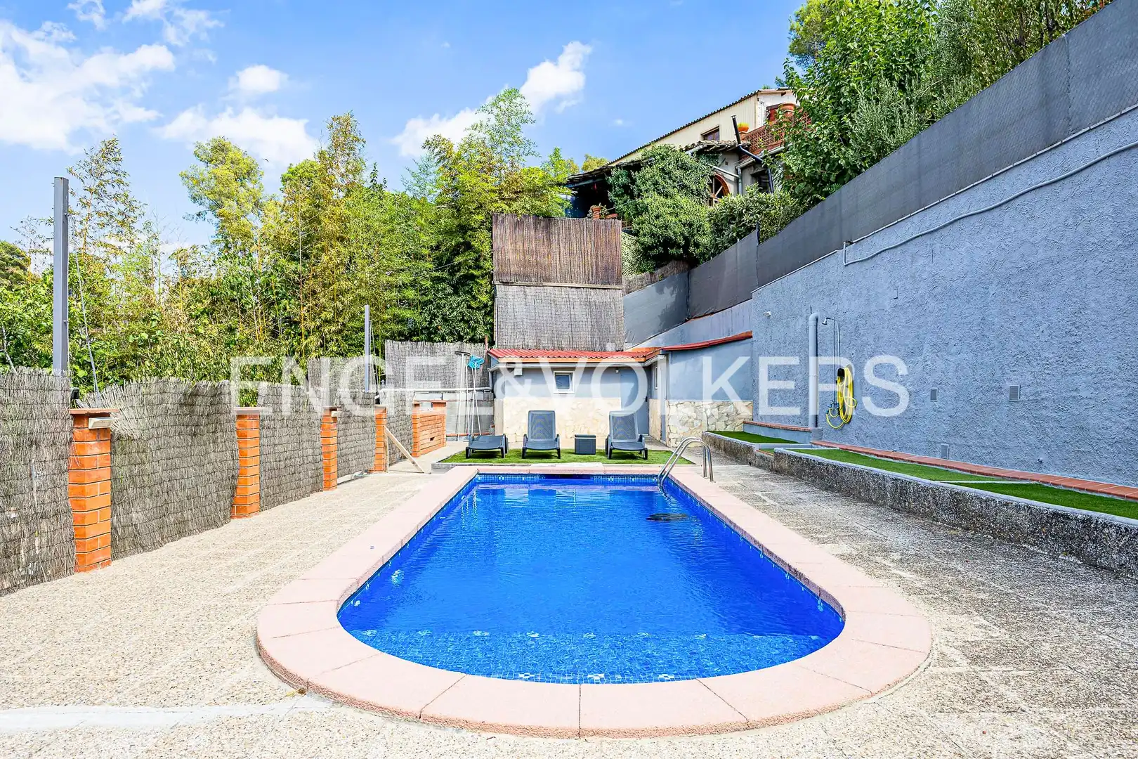 Piscina de Casa o xalet en venda en Sant Cugat del Vallès amb Aire condicionat, Calefacció i Jardí privat