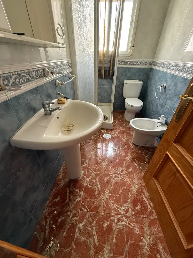 Bathroom of Houses for sale in Alcalá la Real  with Terrace, Storage room and Balcony