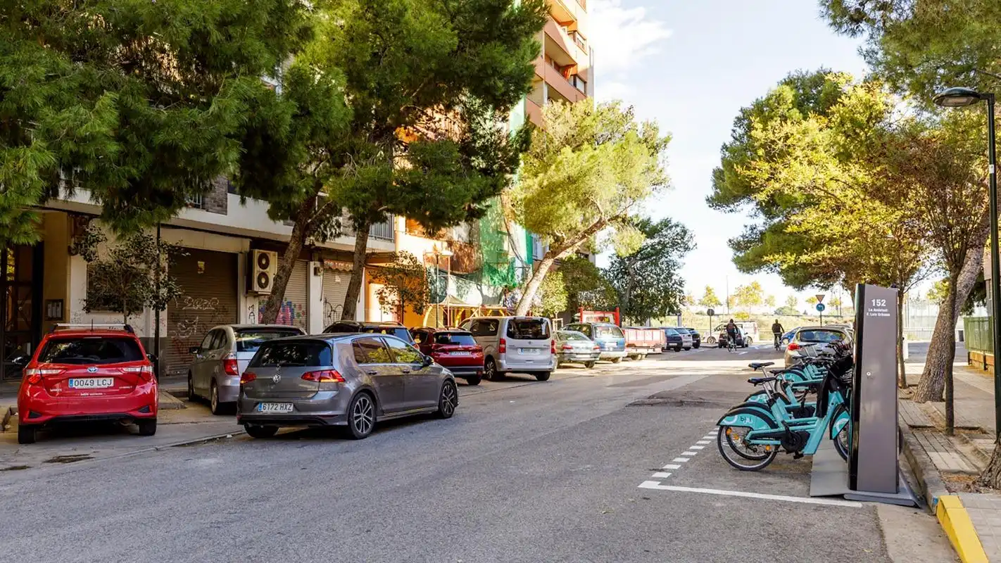 Außenansicht von Wohnung zum Verkauf in Zaragoza mit Klimaanlage und Heizung