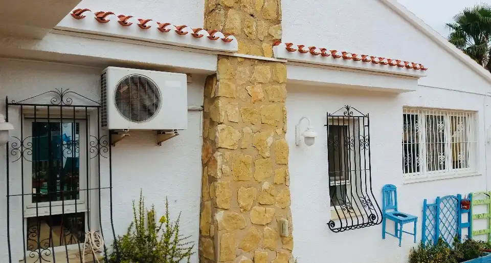 Vista exterior de Casa o xalet en venda en Muro de Alcoy amb Aire condicionat, Calefacció i Jardí privat