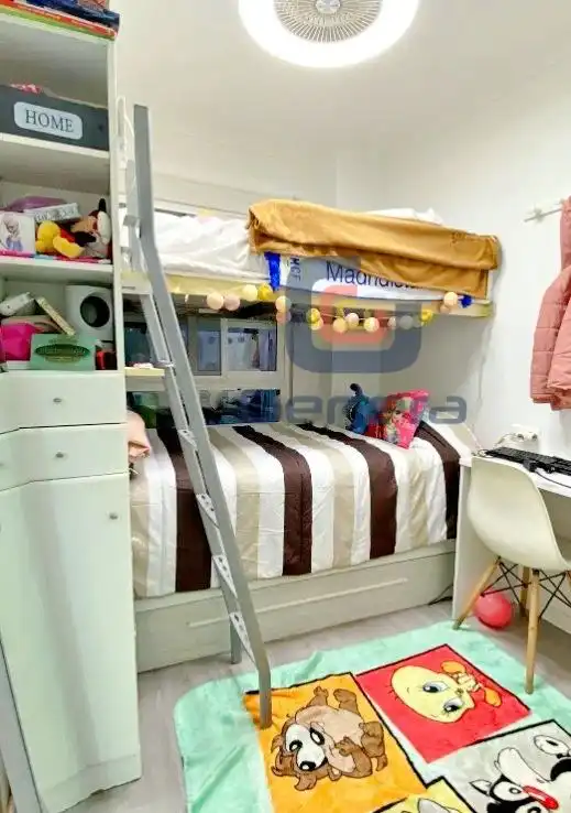 Habitación de Planta baja en venta en Elche / Elx con Aire acondicionado y Amueblado