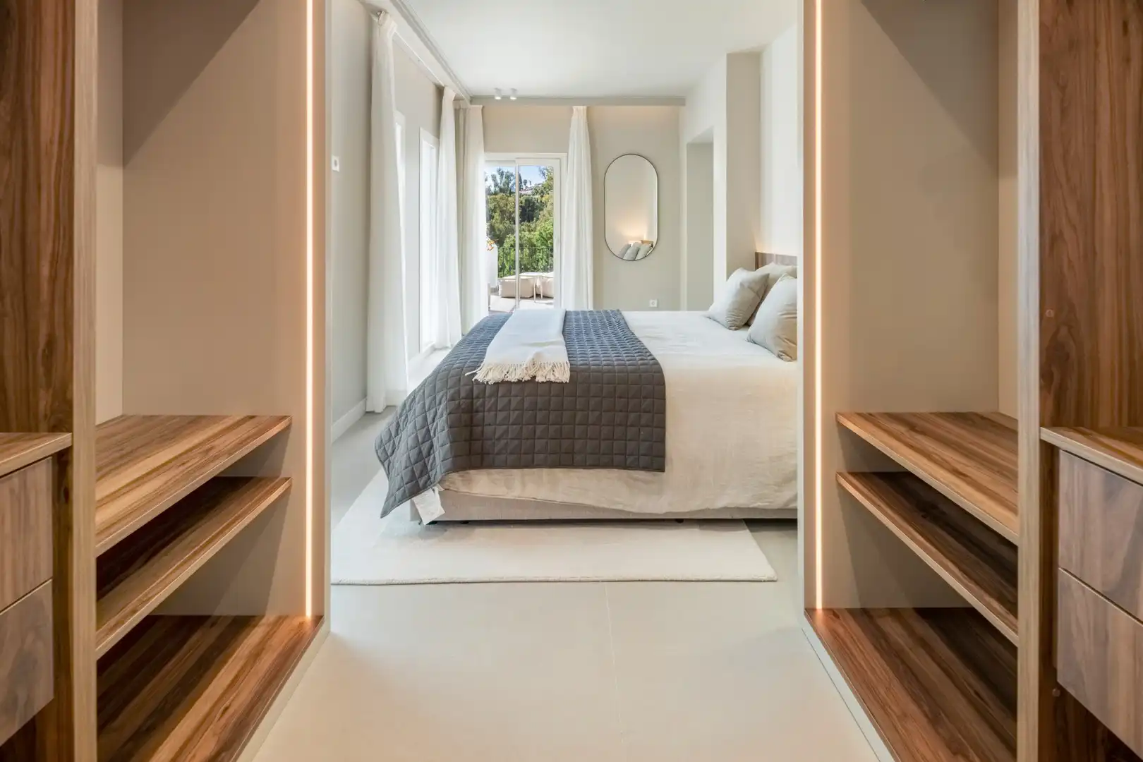 Bedroom of Apartments for sale in Benahavís  with Air Conditioner, Terrace and Swimming Pool