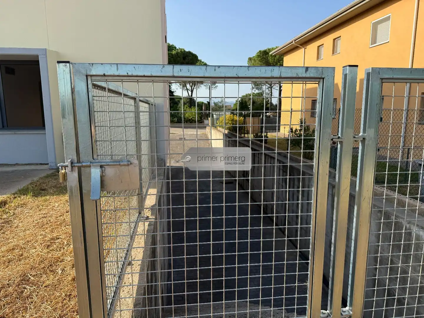Parking de Casa o chalet en venta en Vilobí d'Onyar con Aire acondicionado, Calefacción y Jardín privado
