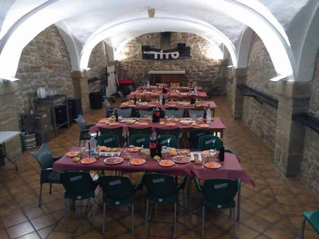 Local comercial en Alquiler en Calle Mayor en Puente la Reina / Gares