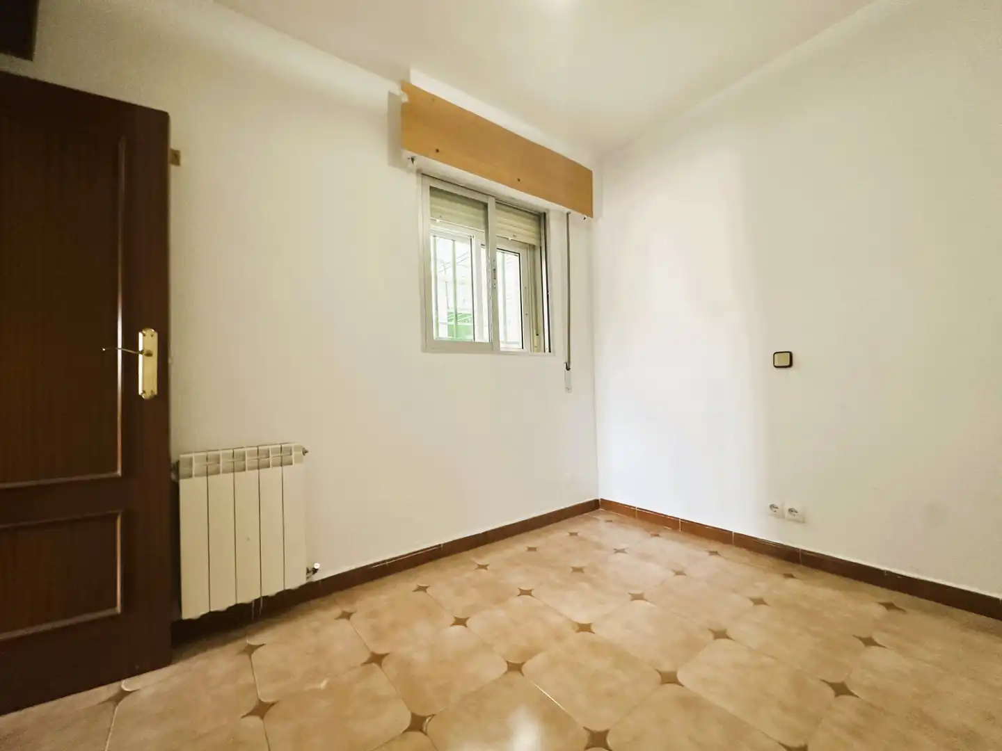 Bedroom of Flat for sale in Madrid  with Air Conditioner, Heating and Oven