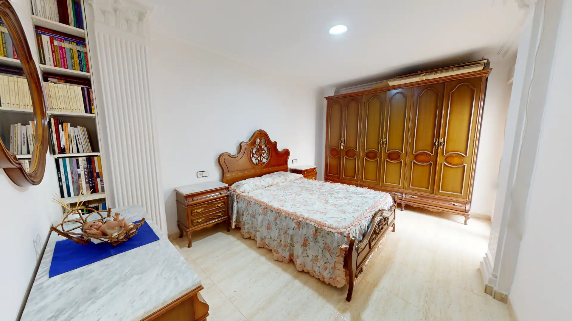Dormitori de Casa adosada en venda en Elda amb Aire condicionat, Terrassa i Traster
