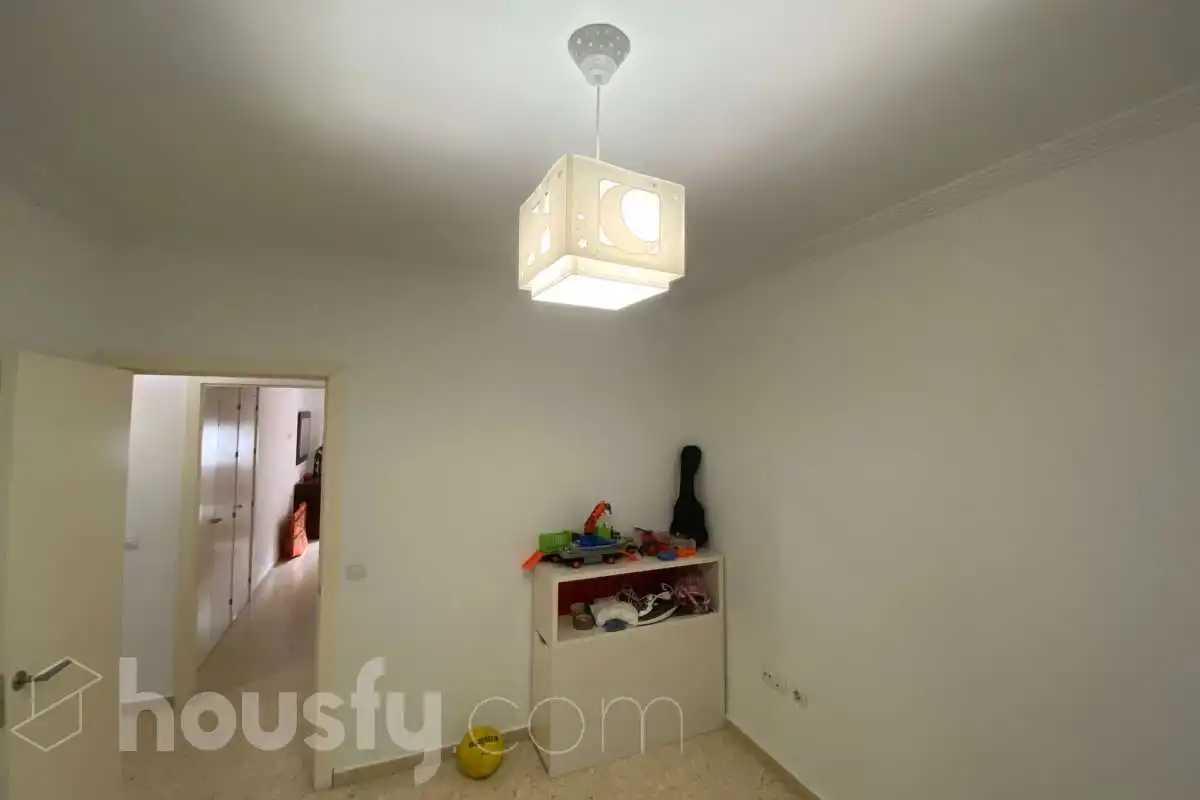 Schlafzimmer von Wohnung zur Miete in Sevilla mit Klimaanlage, Terrasse und Balkon