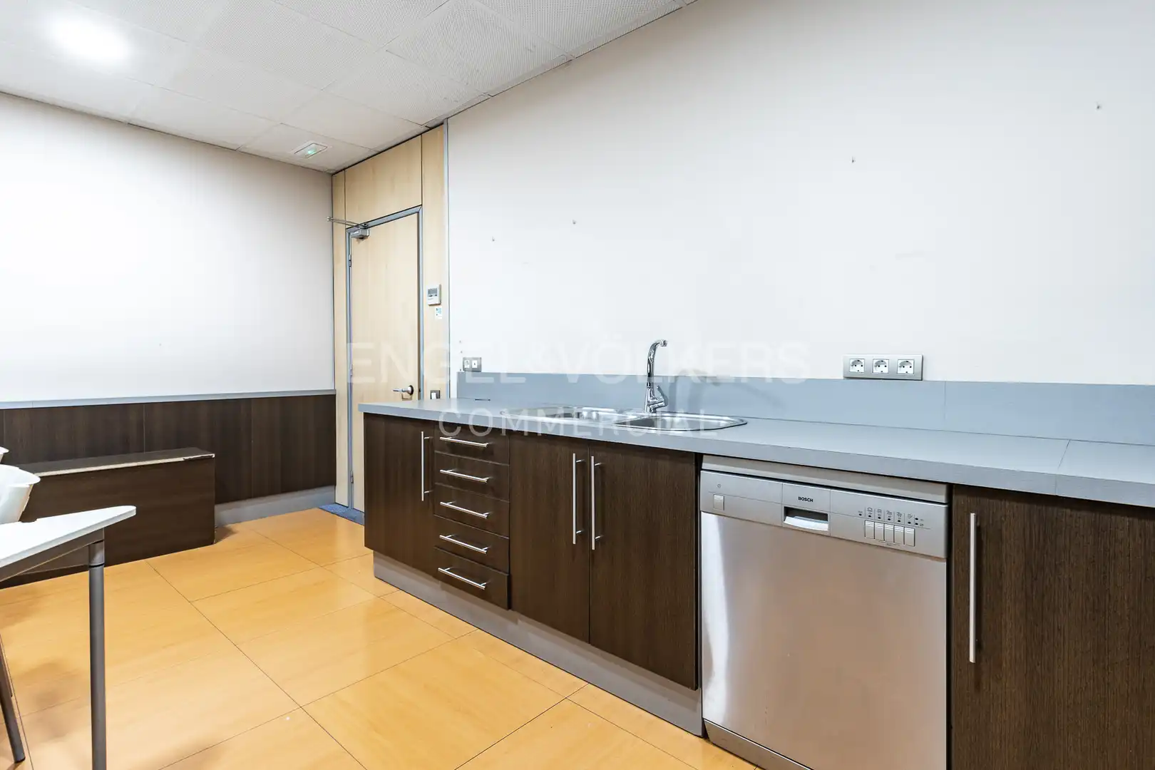 Kitchen of Office for rent in L'Eixample