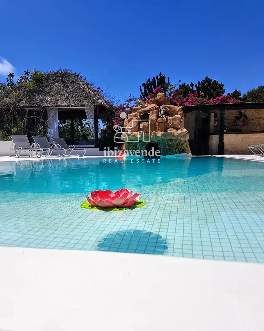 Swimming pool of Houses for sale in Santa Eulària des Riu  with Air Conditioner, Private garden and Terrace
