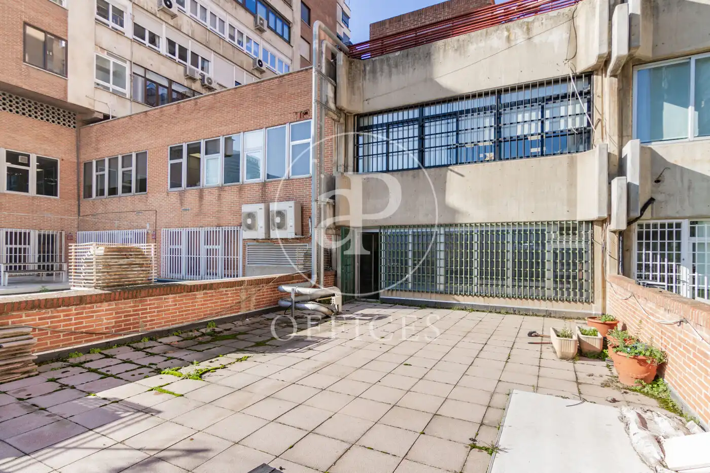 Vista exterior de Oficina en venda en Madrid amb Aire condicionat i Calefacció