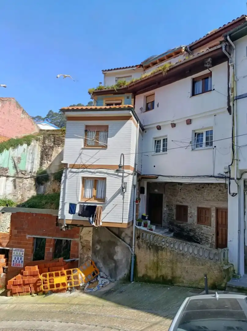 Vista exterior de Piso en venta en Cudillero con Amueblado, Horno y Lavadora