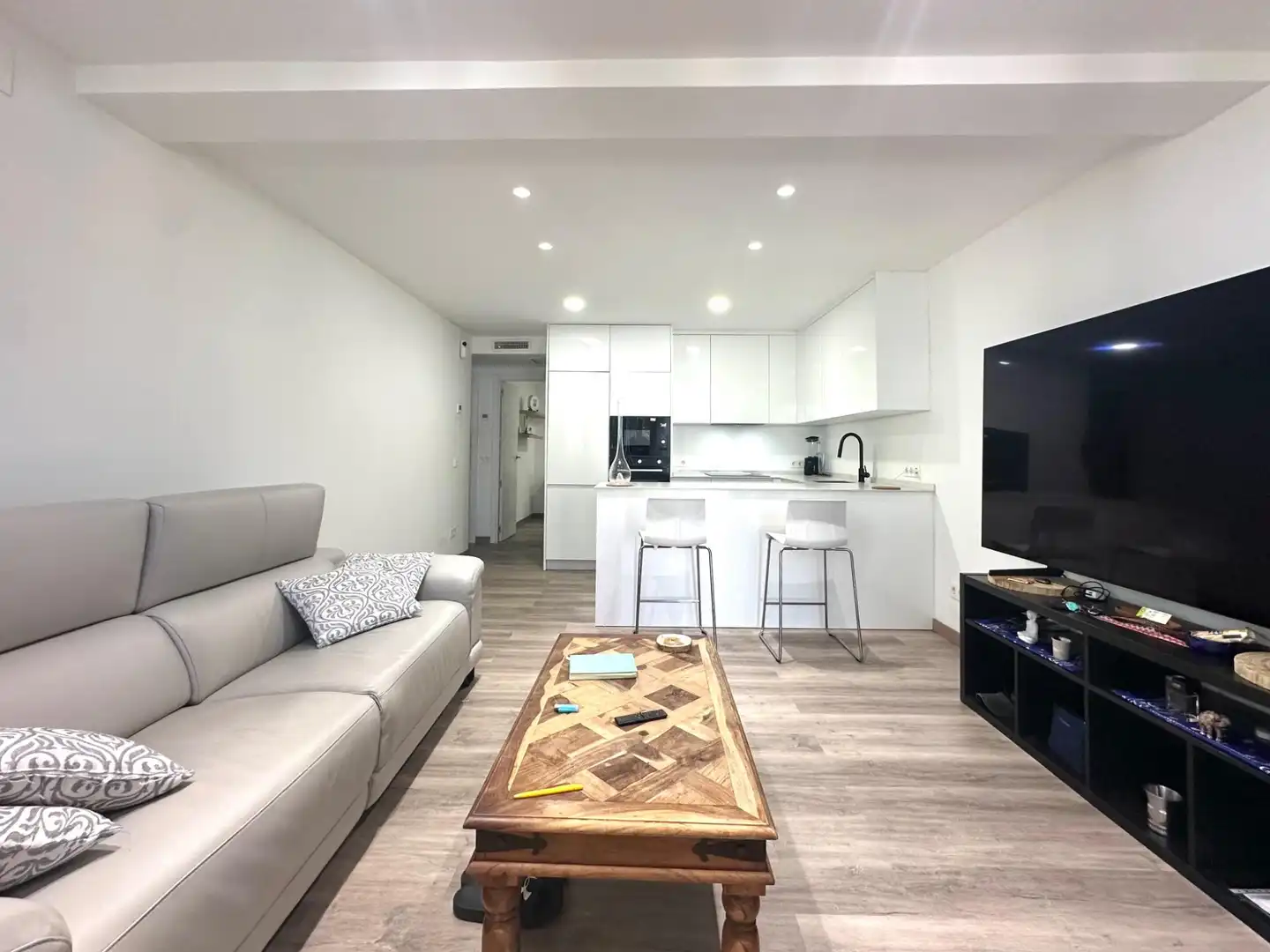 Living room of Ground floor for sale in Marbella  with Air Conditioner, Heating and Parquet flooring