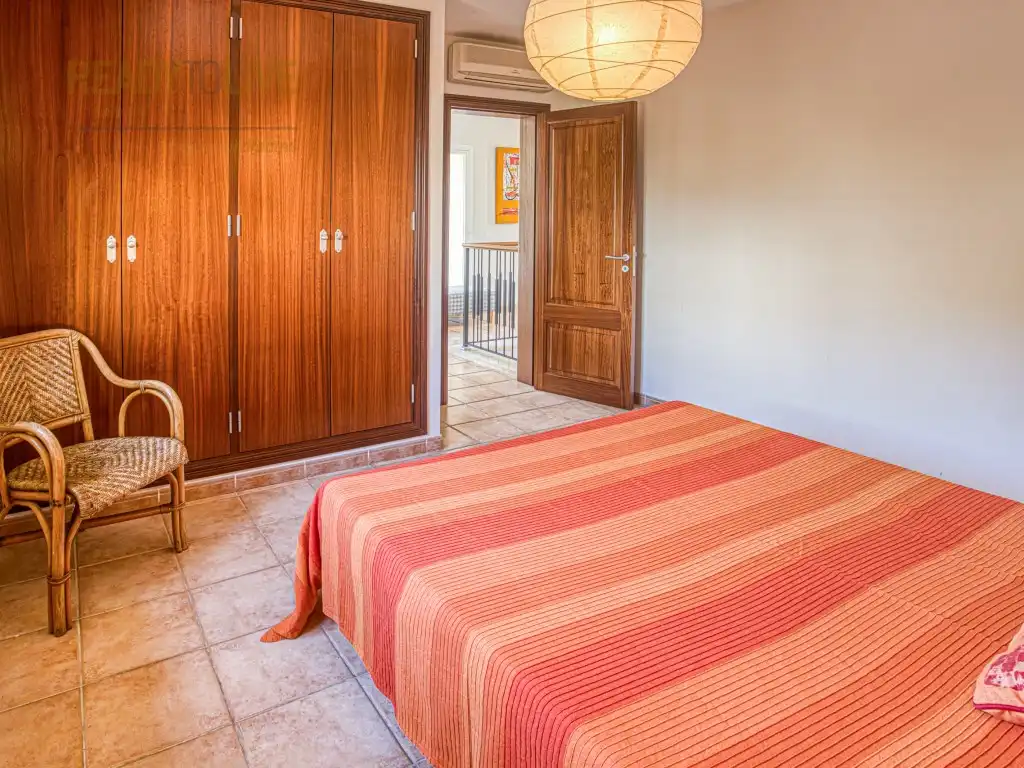 Schlafzimmer von Einfamilien-Reihenhaus zum Verkauf in Alcúdia mit Klimaanlage, Privatgarten und Terrasse