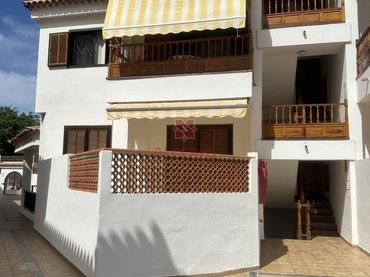 Apartment with pool for sale in Calle Finlandia
