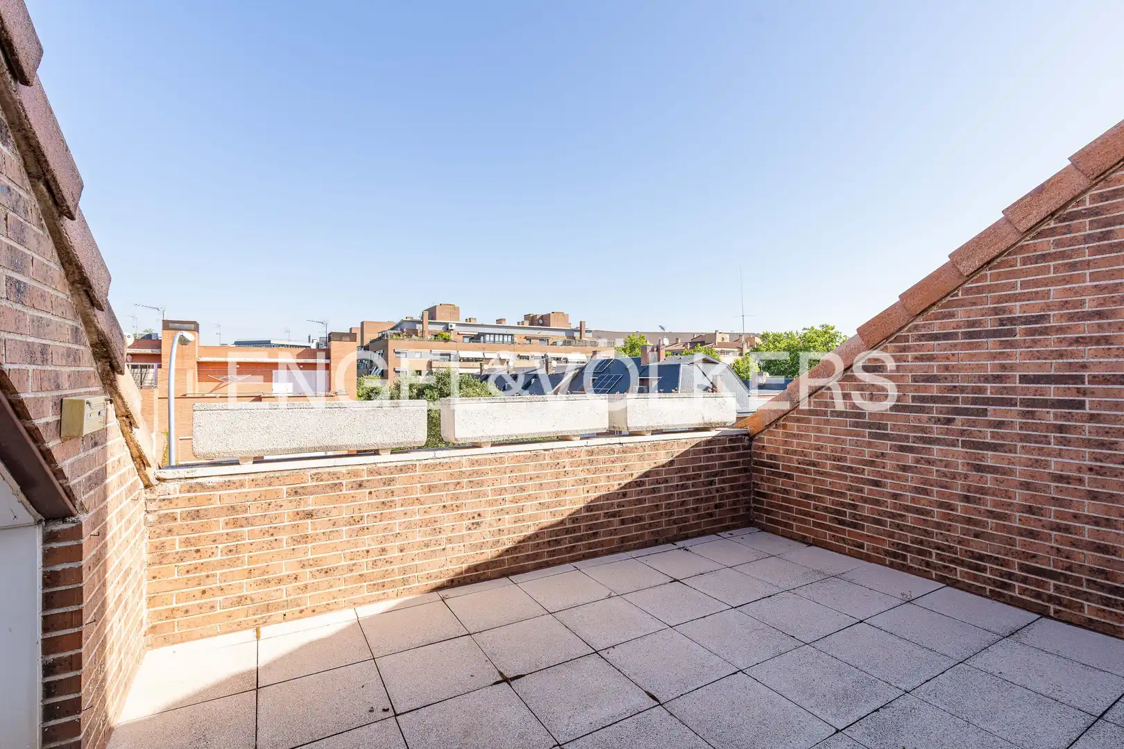 Terraza de Casa adosada en venta en Madrid con Aire acondicionado, Calefacción y Jardín privado