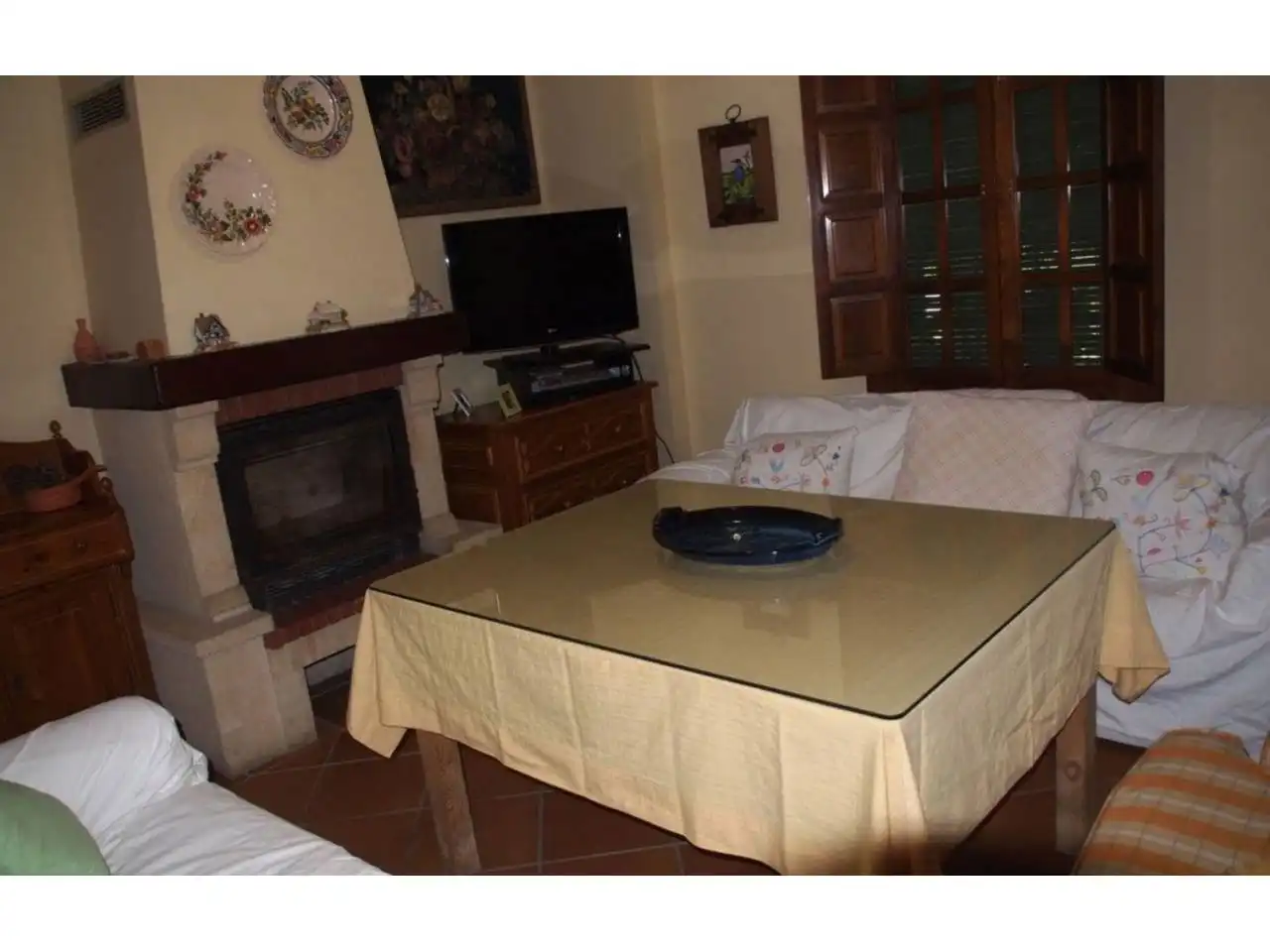 Wohnzimmer von Country house zum Verkauf in Santiponce mit Privatgarten, Terrasse und Schwimmbad