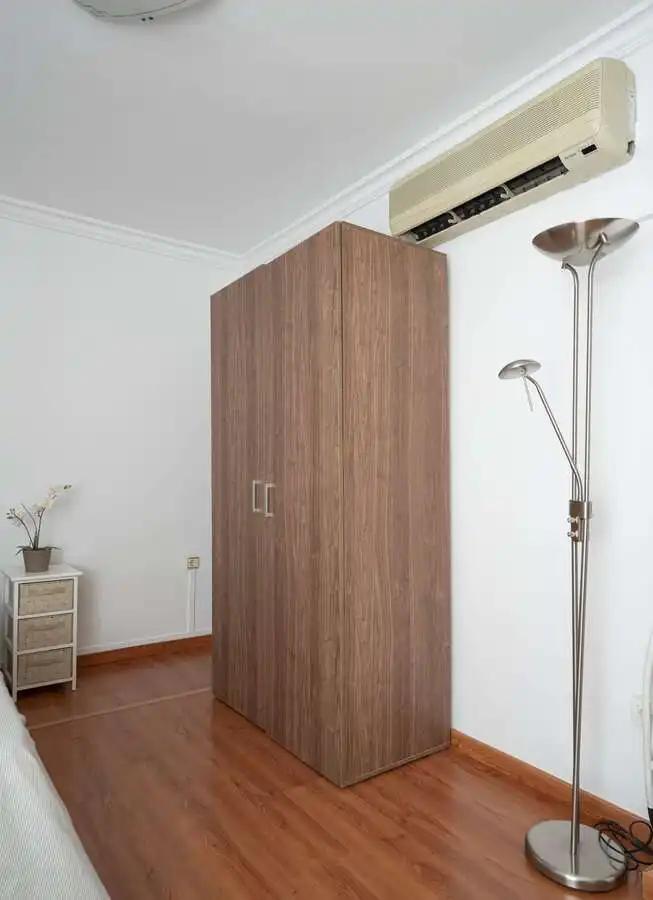 Habitación de Piso de alquiler en Granada con Aire acondicionado, Calefacción y Amueblado