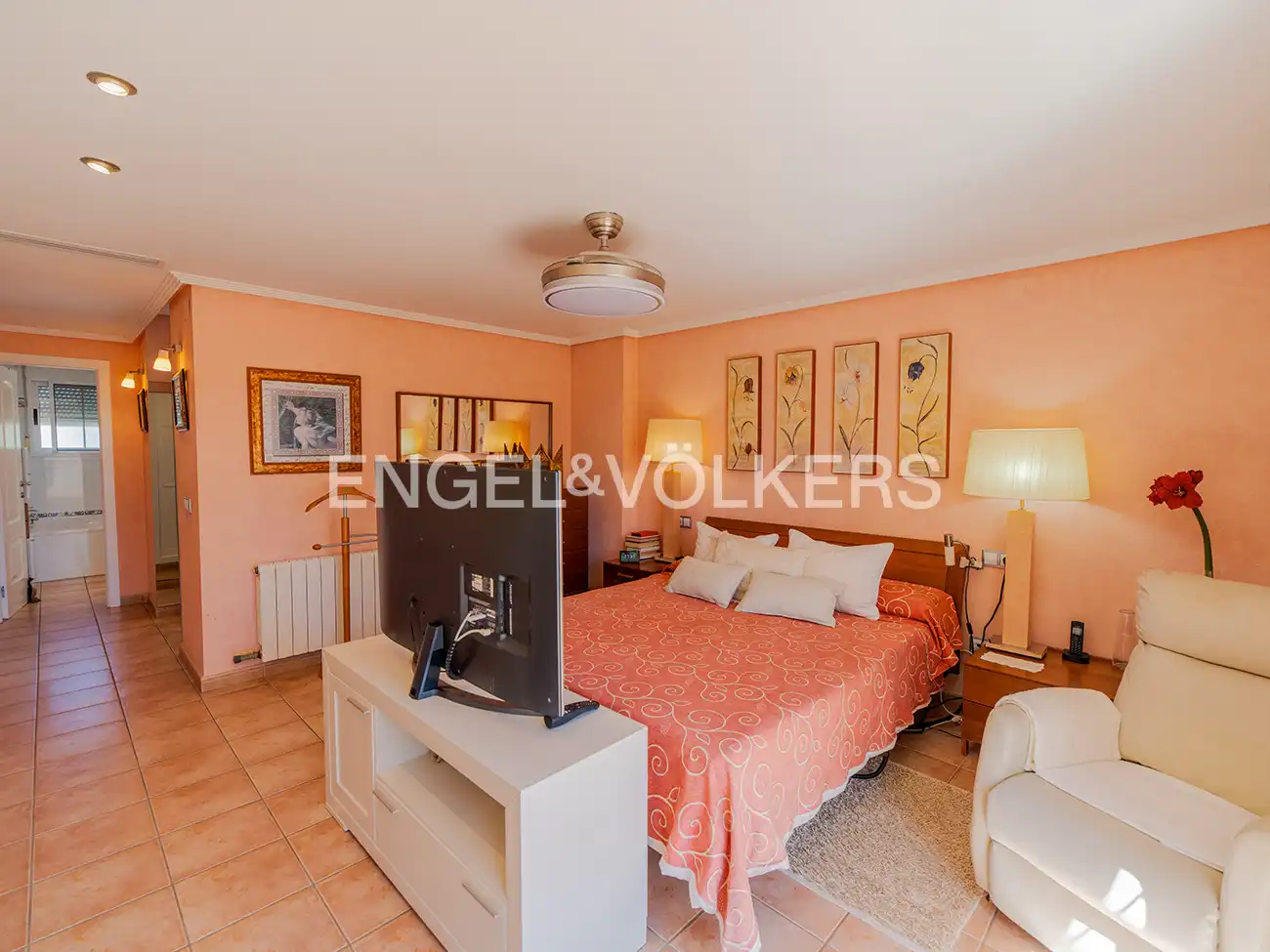 Dormitori de Casa o xalet en venda en Alicante / Alacant amb Aire condicionat, Calefacció i Jardí privat