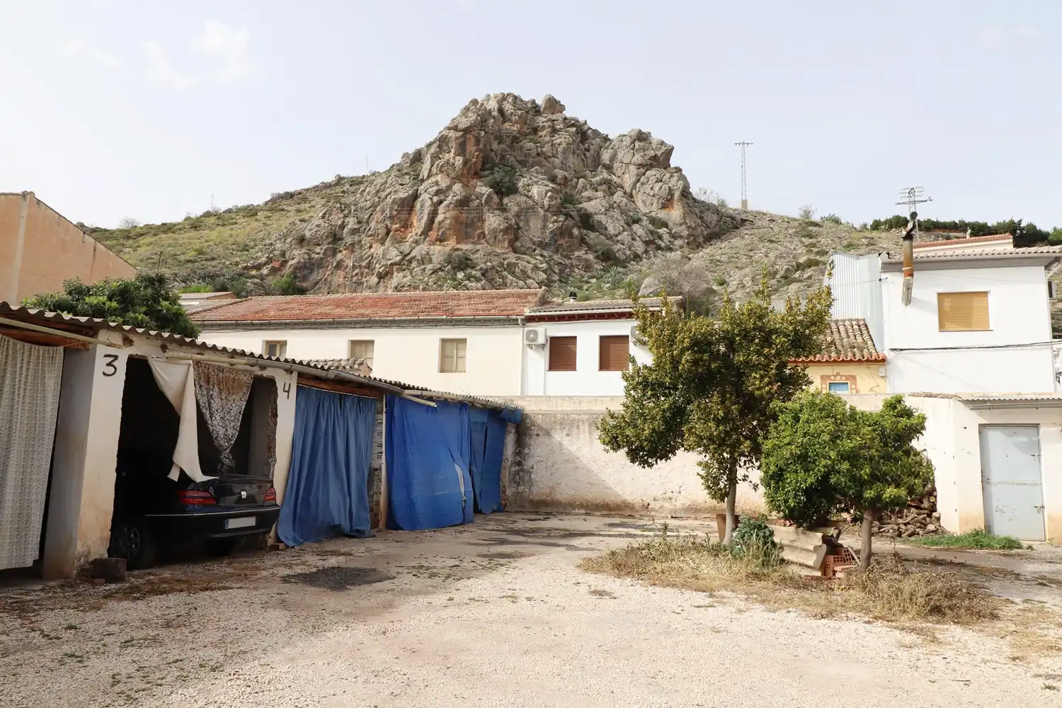 Vista exterior de Casa o xalet en venda en Íllora amb Jardí privat i Moblat