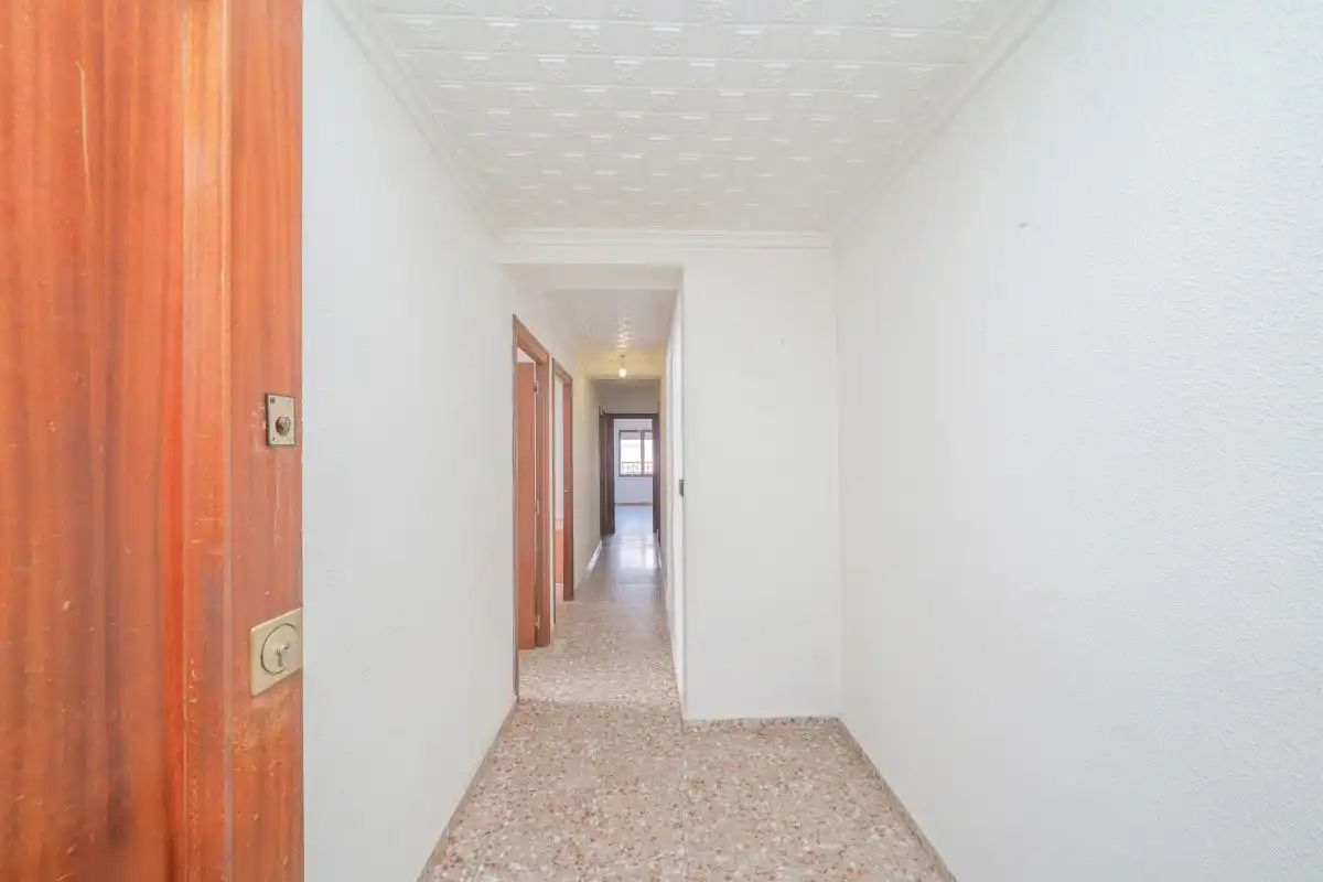 Piso en venta en Elda con Calefacción, Terraza y Trastero