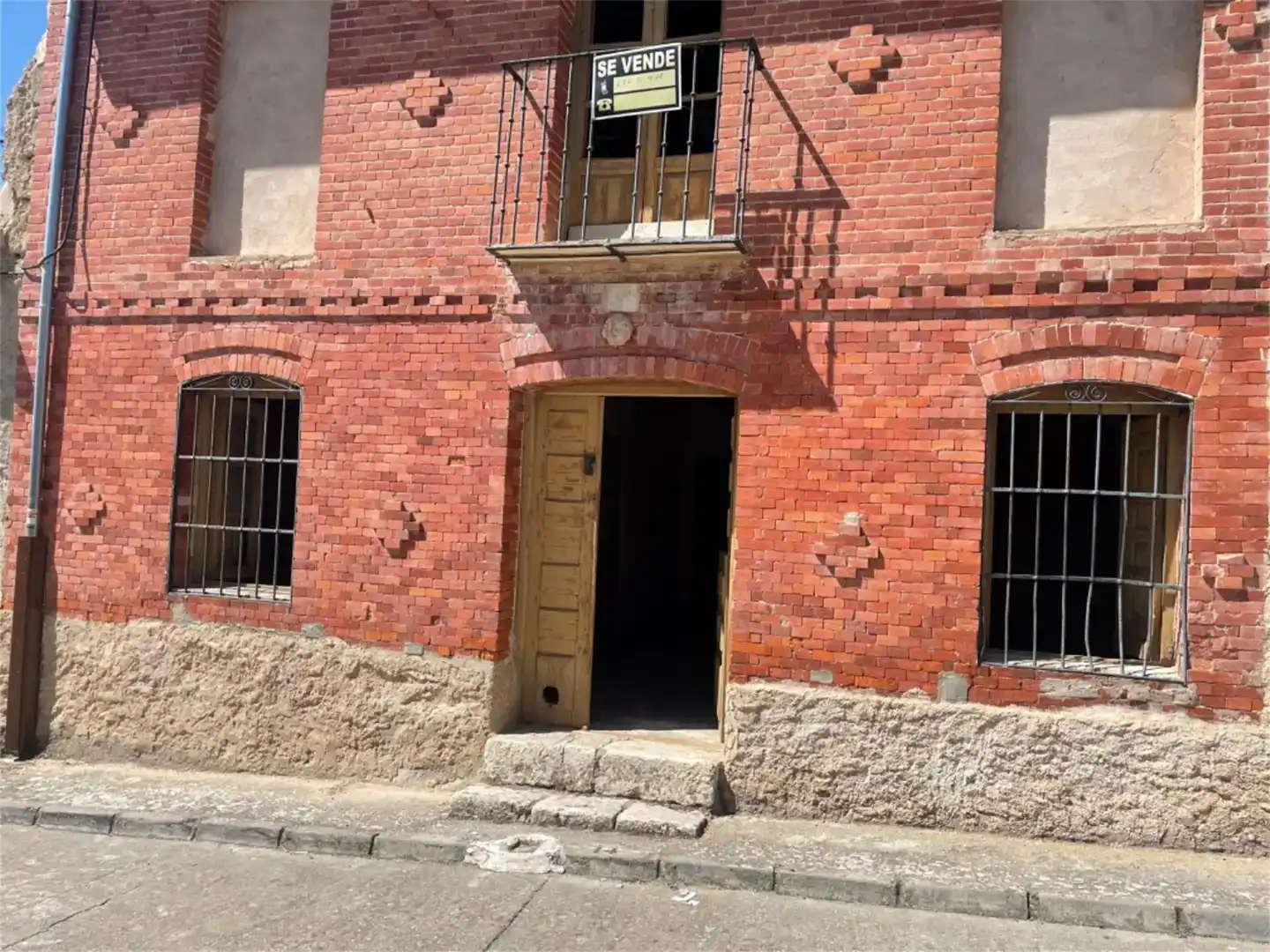 Vista exterior de Casa adosada en venda en Velliza, Valladolid