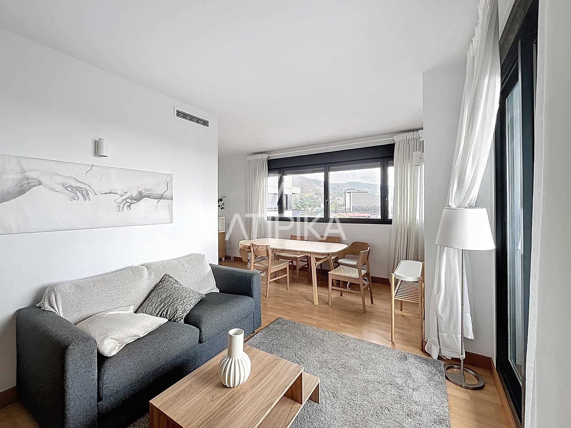 Sala de estar de Piso en venta en L'Hospitalet de Llobregat con Aire acondicionado, Parquet y Terraza
