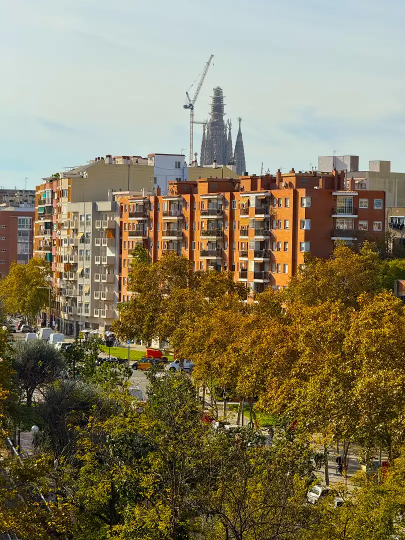 Vista exterior de Pis en venda en Barcelona amb Balcó i Alarma
