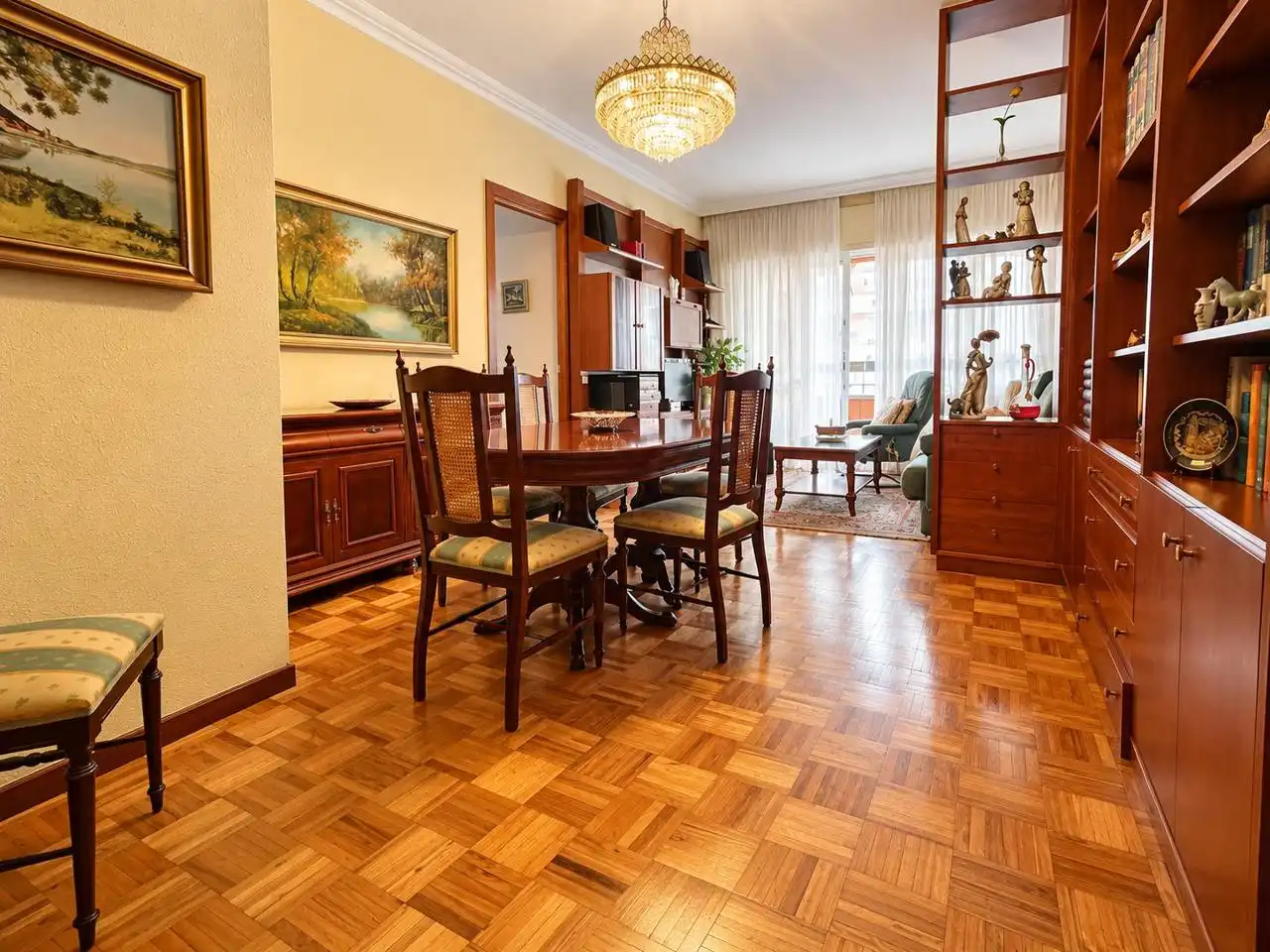Comedor de Piso en venta en Madrid con Calefacción, Parquet y Terraza