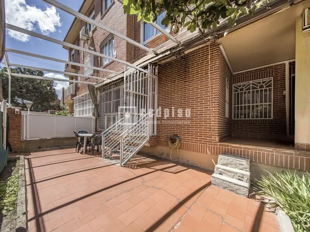 Jardín de Piso en venta en Alcorcón con Aire acondicionado, Calefacción y Jardín privado