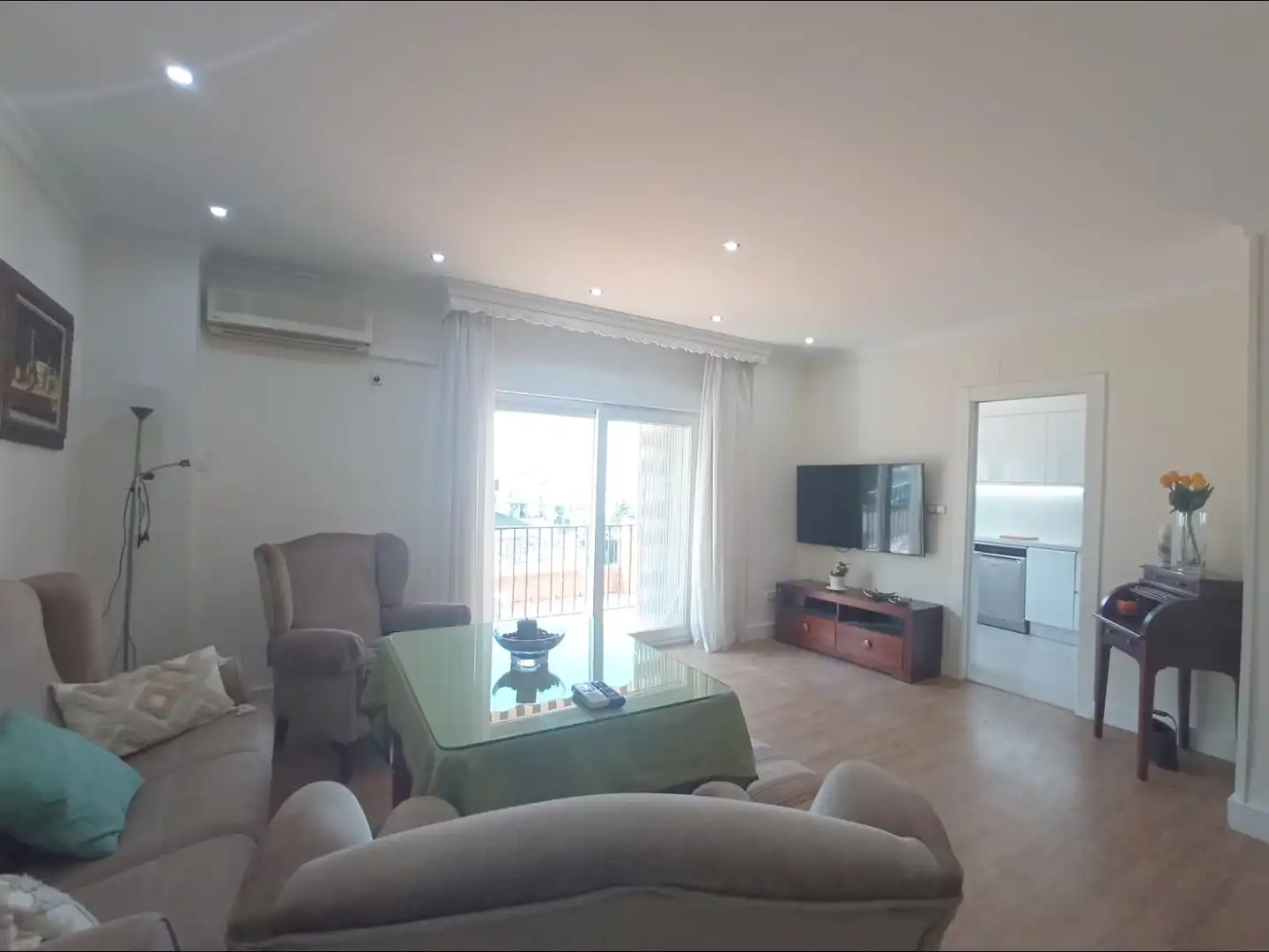 Sala d'estar de Apartament de lloguer en Granada amb Aire condicionat, Calefacció i Terrassa