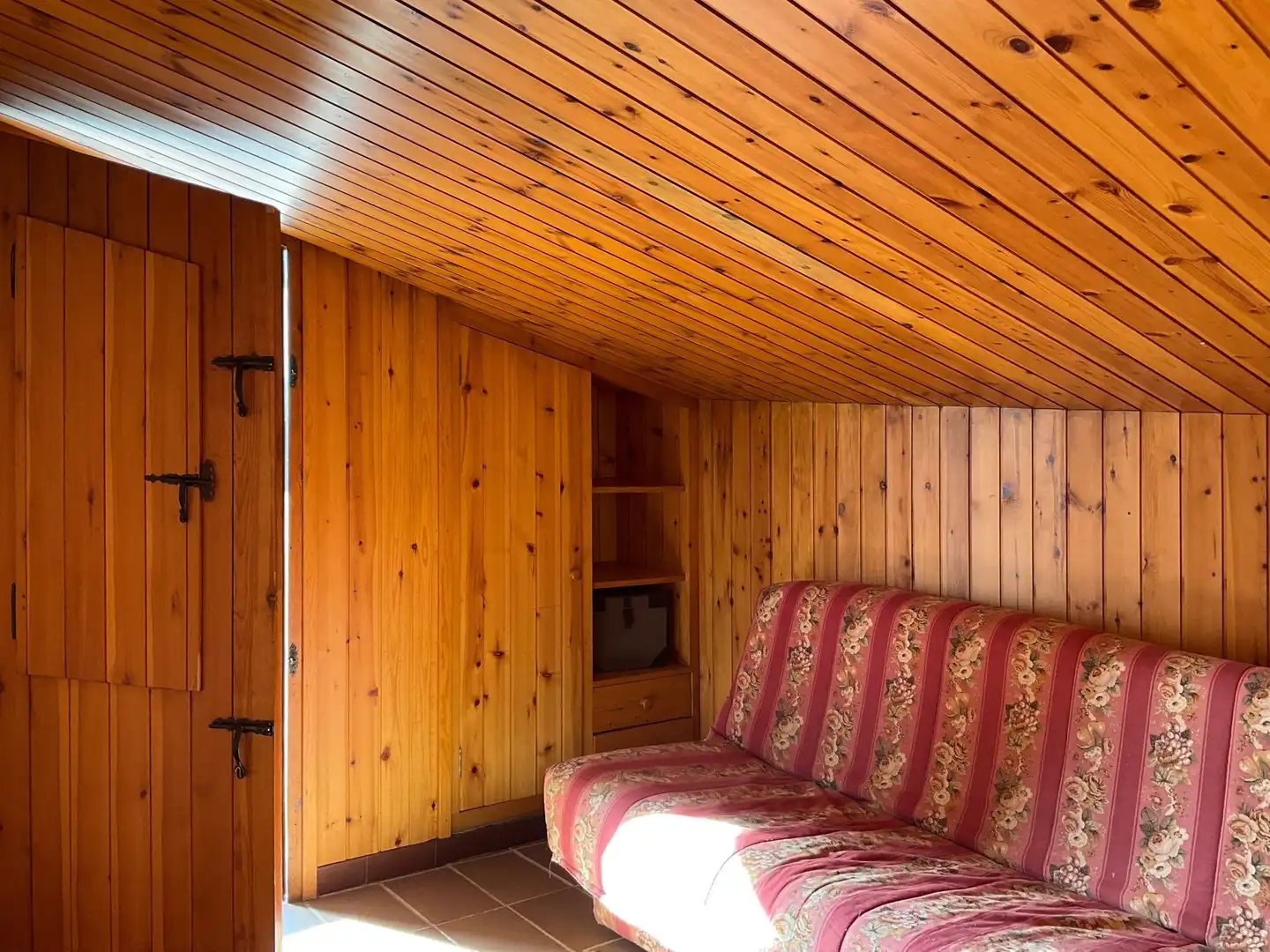 Habitación de Finca rústica en venta en Canet d'Adri con Calefacción y Jardín privado