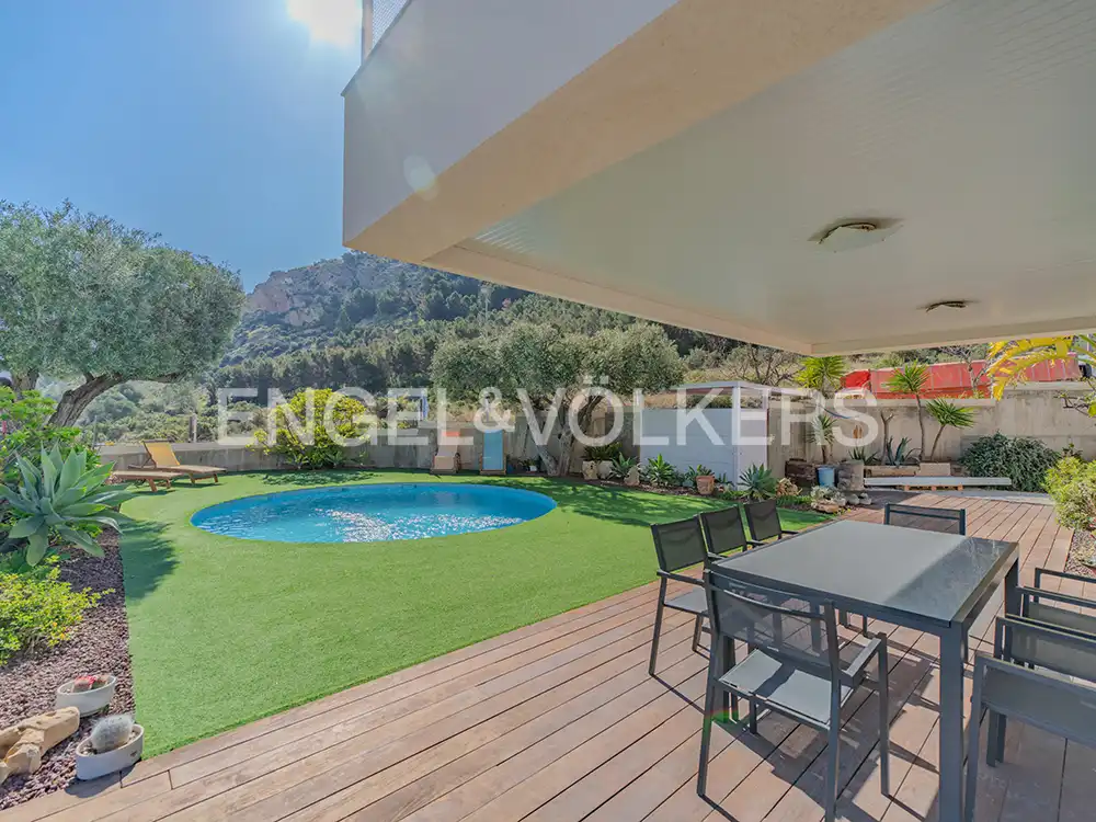 Terrassa de Casa o xalet en venda en Alicante / Alacant amb Aire condicionat, Calefacció i Jardí privat