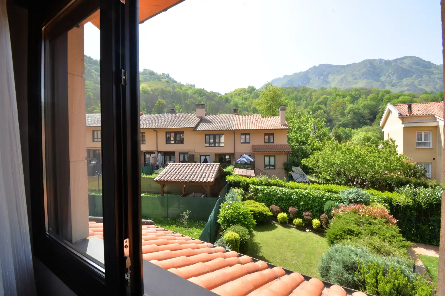 Terraza de Casa adosada en venta en Morcín con Calefacción, Jardín privado y Terraza