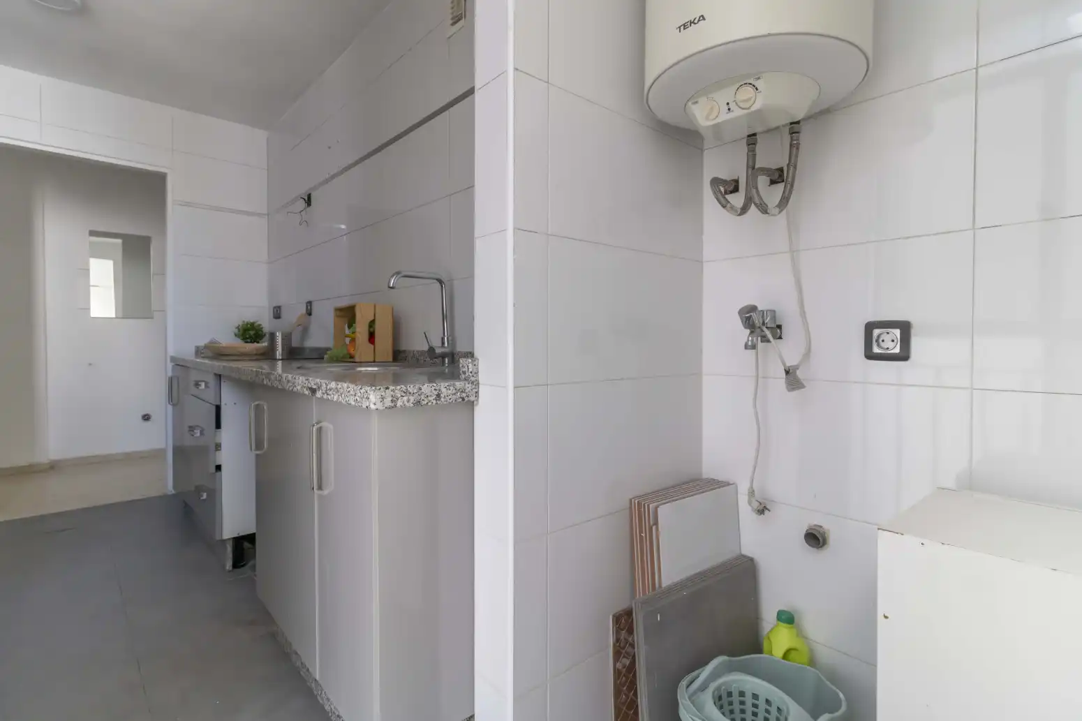Cuina de Pis en venda en Alcalá de Guadaira amb Aire condicionat, Jardí privat i Terrassa