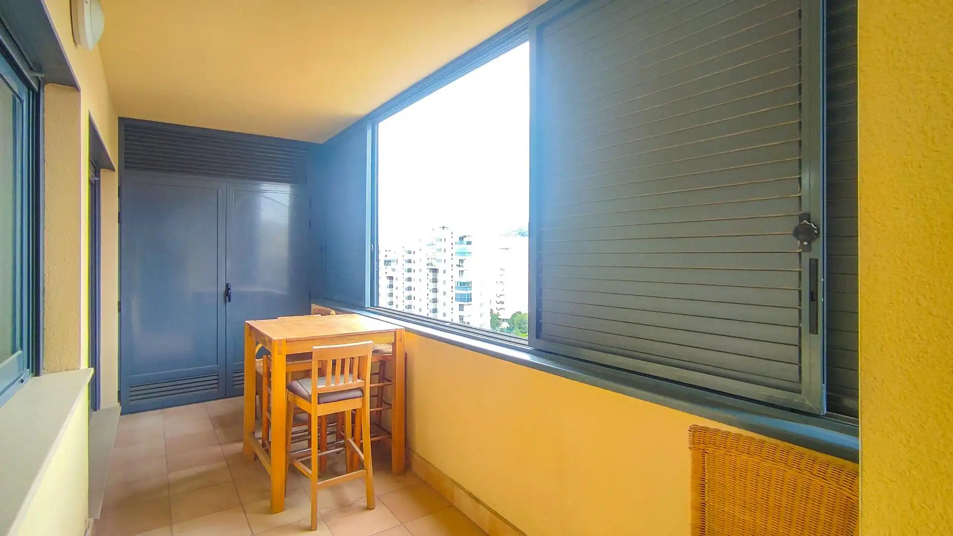 Terrassa de Apartament en venda en Villajoyosa / La Vila Joiosa amb Aire condicionat, Moblat i Piscina comunitària