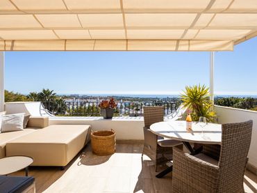 Apartament amb piscina en venda a Calle Algarrobo 1R